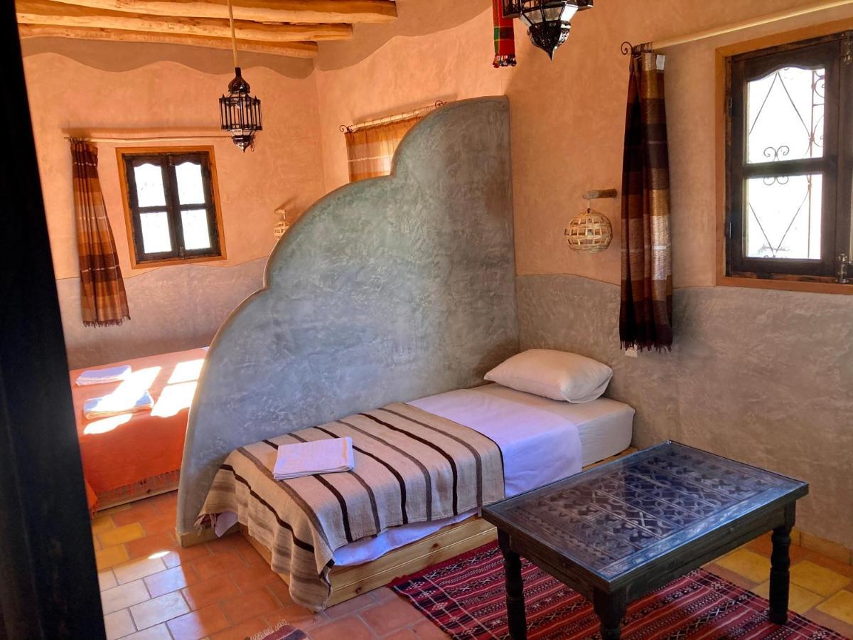 Les 4 Saisons Du Dades Bed & Breakfast Ait Idair Exterior photo